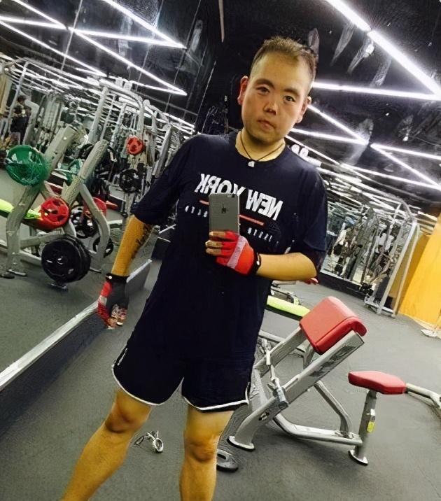 结婚|17年前，因一张照片爆红的“网红小胖”，如今结婚生女模样大变