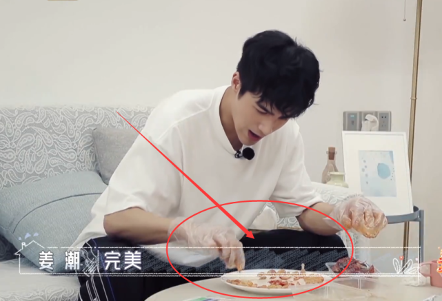 小龙虾|姜潮买了6盒小龙虾，谁注意他全部剥完的份量？刷新了我的认知！