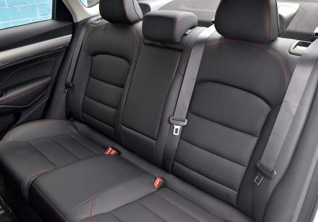 【起亚汽车】销量稳步上升的吉利缤瑞，外观固然抢眼，其它方面表现如何？