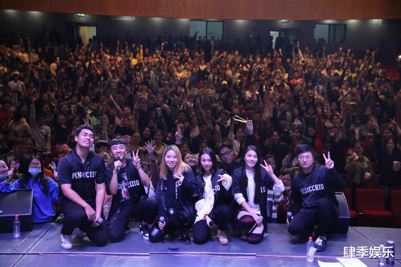 片场|《中国好声音》：这两支走错片场的乐队，到底哪支更有优势