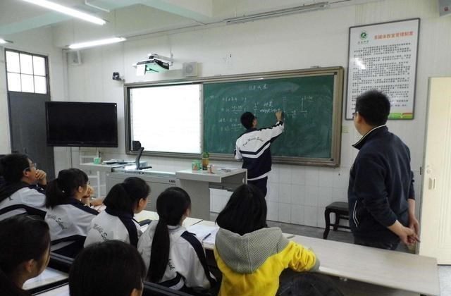 【教师】中考结束，成绩优秀的学生突然不再和老师联系，其中原因有哪些？