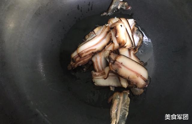 腊肉|这食物是“催老剂”，再想吃也要忍住，很多人把它当美食