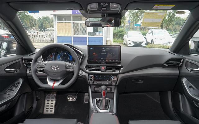 「别克君威」落地17万，懂车的买运动型车绝对绕不开这7款，都是年轻人的菜