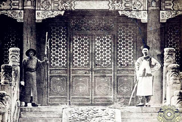 高强|直击清朝大内侍卫的真实样子：虎背熊腰，手持兵器，个个武艺高强