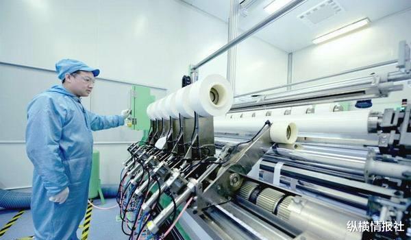 移民|又一首富举家移民，全家6人有5人加入美籍，曹德旺一句话引人深思