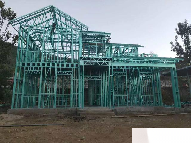 153平米，德宏芒市农村自建房新款坡屋面小别墅户型