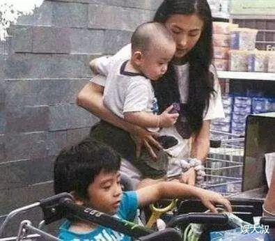 张柏芝|陈冠希事件已是过去式！张柏芝又上演“死性不改”？豪宅再现神秘男！