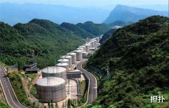 茅台@又一个隐形富豪出现，花5亿买个亏损酒厂，如今靠茅台赚回8百亿