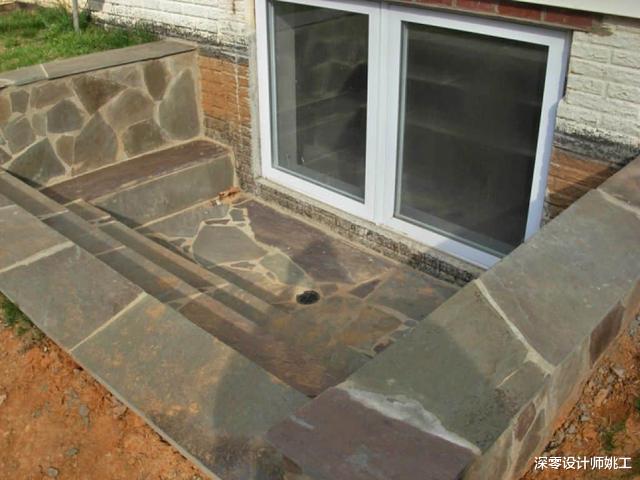 |地下室采光不好通风差，学学国外窗前下沉1米深，做成阳台房超赞