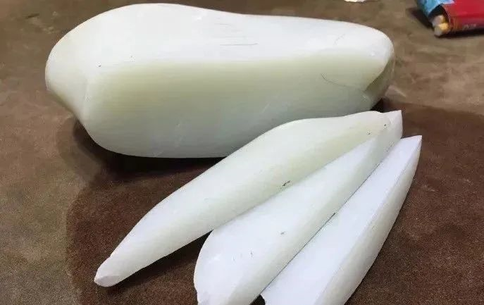 蜜蜡|和田玉中的主流和硬通货，你是否拥有
