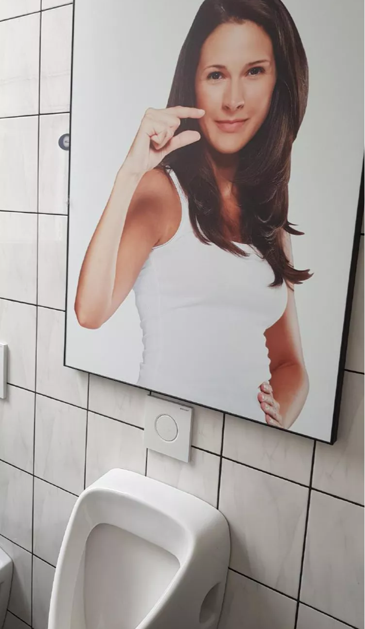 属鼠|“领导让我去量尺寸，我这样发给她，她让我明天不用来上班了...”