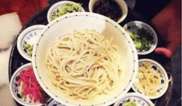岳云鹏|岳云鹏面馆一碗106元，为何却没人吐槽？?看到实物后无话可说