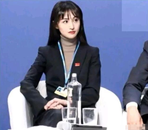『郑爽』郑爽联合国演讲,被“强制”卸妆,素颜美出天际