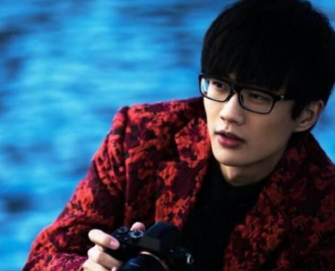 【娱乐圈】国内唯一不混娱乐圈的男歌手，从不宣传演唱会，却场场一票难求！