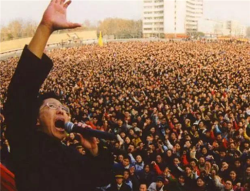 『李阳』当年创办疯狂英语的李阳，誓言让3亿中国人说上英语，如今怎样了