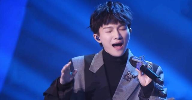 「魏大勋」《歌手》华晨宇夺冠，两位高手提前出局，节目组被批铺路太明显？