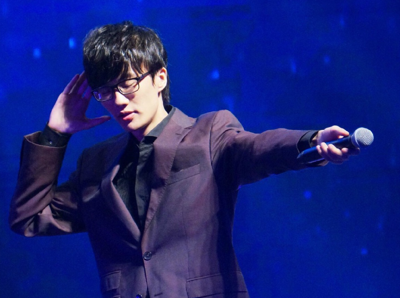 「许嵩」低调又沉稳的许嵩，歌曲演绎深入人心，总能走自己的风格