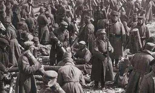 苏联|日本战败投降后，苏联俘虏了1万名年轻女兵，处理办法让人害怕