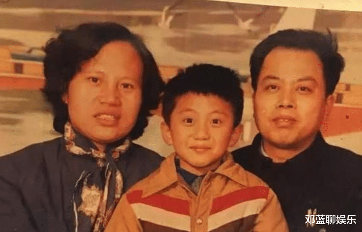 邓超|邓超学霸身份坐实?晒701分高考成绩单,陈赫2个字道破玄机