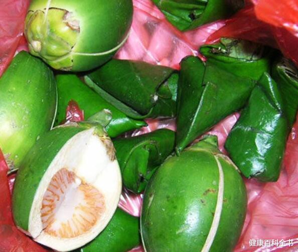 「水果」央视曝光的“致癌”水果,很多人都喜欢当零食吃,赶紧住嘴吧