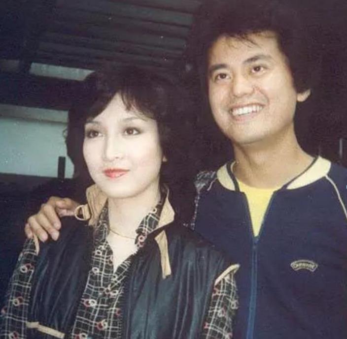 『黄杏秀』她曾是香港最红武侠片女星，老公经历4次破产，却她依然不离不弃