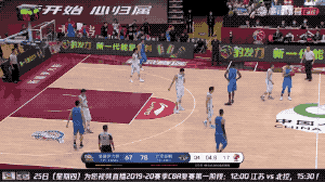 『北京男篮』方硕示意不打了，29岁悍将举动让新疆蒙羞，裁判马上叫停！