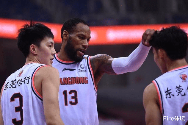 纪凌尘|十冠王登上新闻联播！易建联专门感谢一人，网友：CBA的牌面