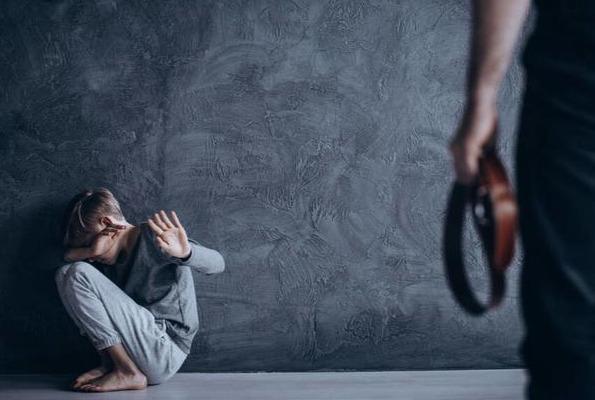 臆说古史|9年前，执意求死的杀人犯，当法官没判他死刑时，他的笑容消失了