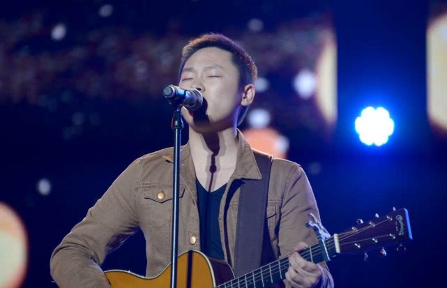 [梁博]曾是好声音最水的冠军，现凭一首歌翻身，被选手疯抢尊称为老师