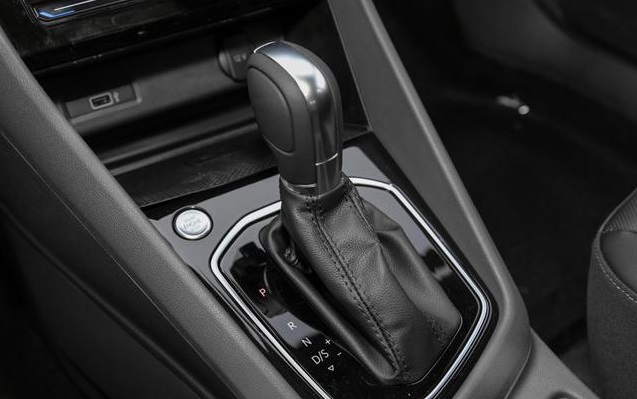 大众捷达|合资车的“价格屠夫”！回头率超q5l，爆150马力配6at，比x3廉价