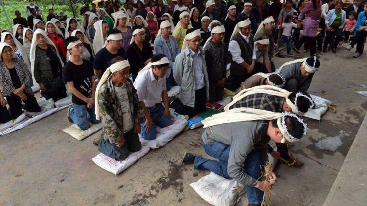 宿舍|高中同窗好友借3万十年未还，十年后去他家，他全家给我跪下道谢