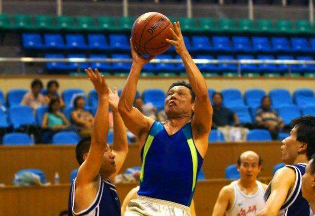 「张子枫」要有球看了？姚明：感谢钟南山帮助CBA防疫，他的夫人是老前辈