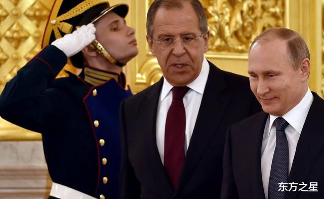 轰炸机|不再隐藏！关键时刻，俄抛出一\大杀器\，技术直接甩开美国20年