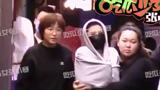 周游|童星光环出道，手持逆天资源，可这位小花怎么越来越网红了？