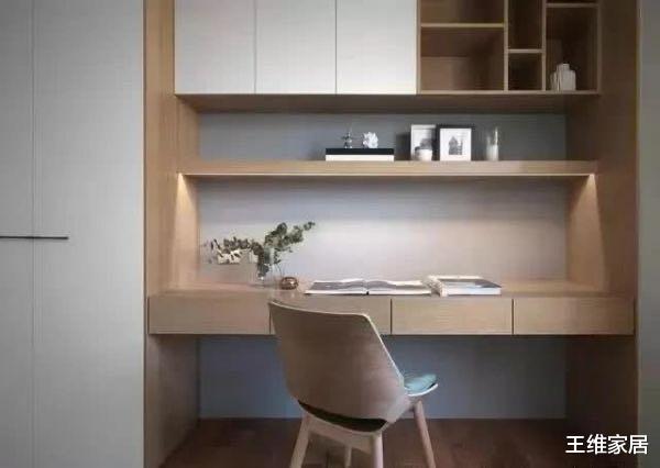 『房价』房价这么贵，卧室别光顾着装衣柜，衣柜旁边留出60公分能干好多事