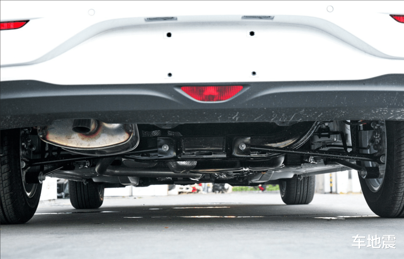 「合资车」又一合资车价格“跳水”,从11.89w跌至6.59w,买国产不如选它香