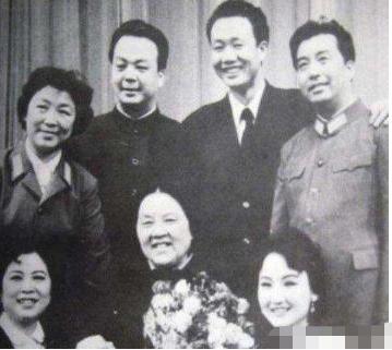 『李双江』“逆子”入狱2671天,梦鸽与金铁霖的最后一层关系浮出水面