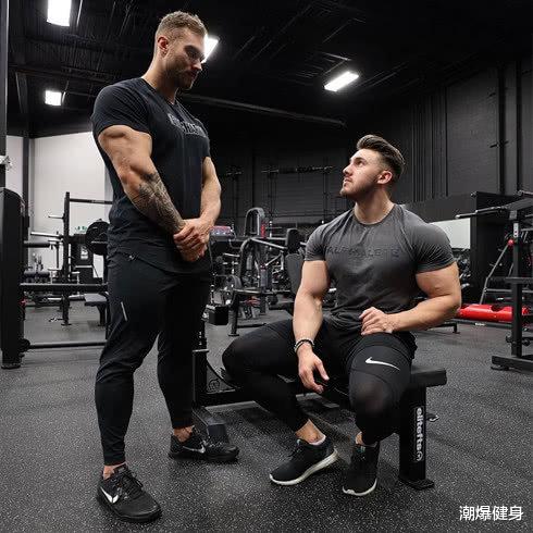 「碳水化合物」增肌增重要保证″碳水″摄入，减脂减重的人，一定要控制″碳水″摄入