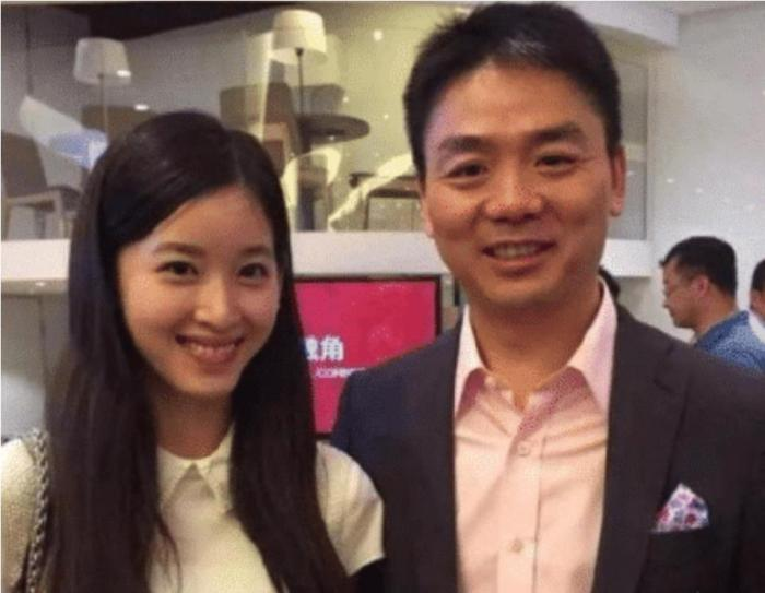 「章泽天」章泽天6年前跳操生图被扒出,还没结婚的她,少女感都快溢出来了