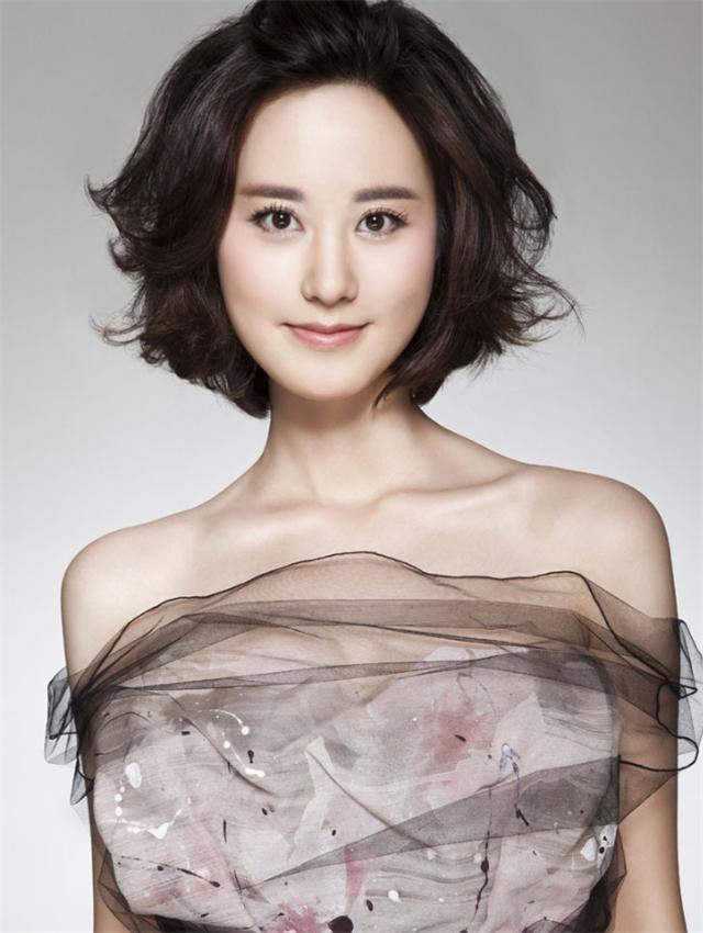 高考状元■她是重庆高考状元，如今当上央视主持人，39岁依然单身