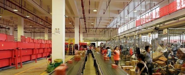 |双十一前夕，顺丰启动“丰网”，继极兔、众邮后第三张快递网