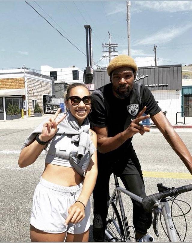 [凯文·杜兰特]瘦成火柴人！皮包骨手臂青筋瘆人！再见了，那个硬钢老詹的死神