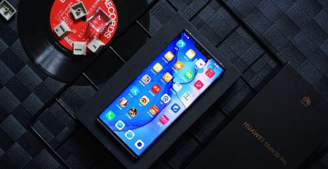 麒麟990|降价700元,顶级华为冲销量,高端“瀑布”屏+麒麟990+徕卡四摄!