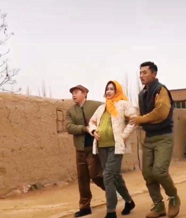 奔跑吧兄弟|《奔跑吧》黄河篇录制结束，杨颖挺个大肚子，还能跑起来么？