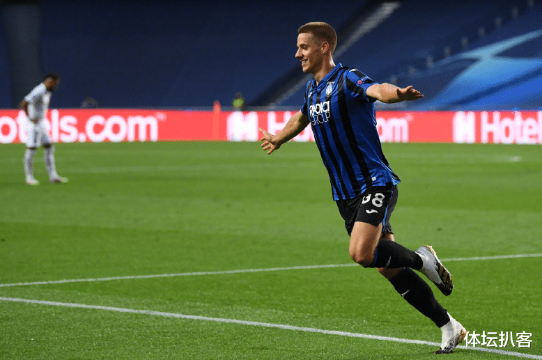 欧冠|欧冠神队踢疯了！15秒9脚传递破门，场边开心庆祝，对手集体黑脸