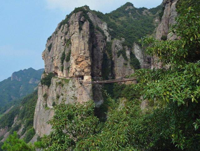 五岳|浙江知名度最高的一座山，景点多达500多个，景色可与五岳相媲美