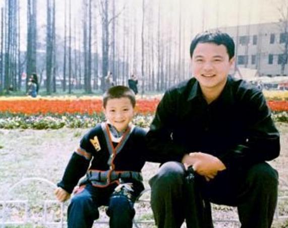 黄子韬|黄子韬父亲死因曝光，200亿资产是留给黄子韬最后的爱！