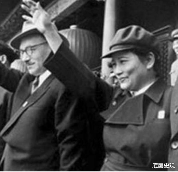 宋庆龄|她守寡56年，向毛主席请示结婚，周总理一席话使她决定永不再婚