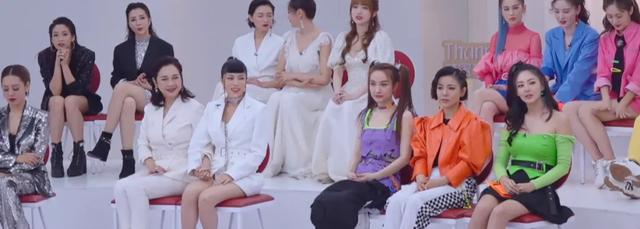 「丁当」《乘风破浪》公演造型曝光,丁当、许飞格格不入,一组或淘汰两个