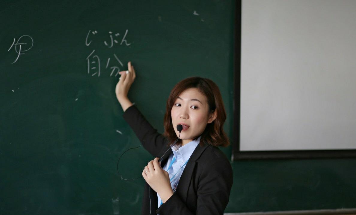 「教育部」多省发布通知，教师工资迎来调整，将增加多种补贴！